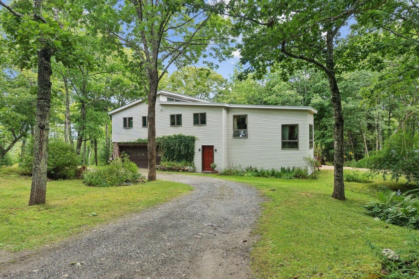 This exceptional contemporary two-bedroom, two-bathroom home - Beach Home for sale in Owls Head, Maine on Beachhouse.com