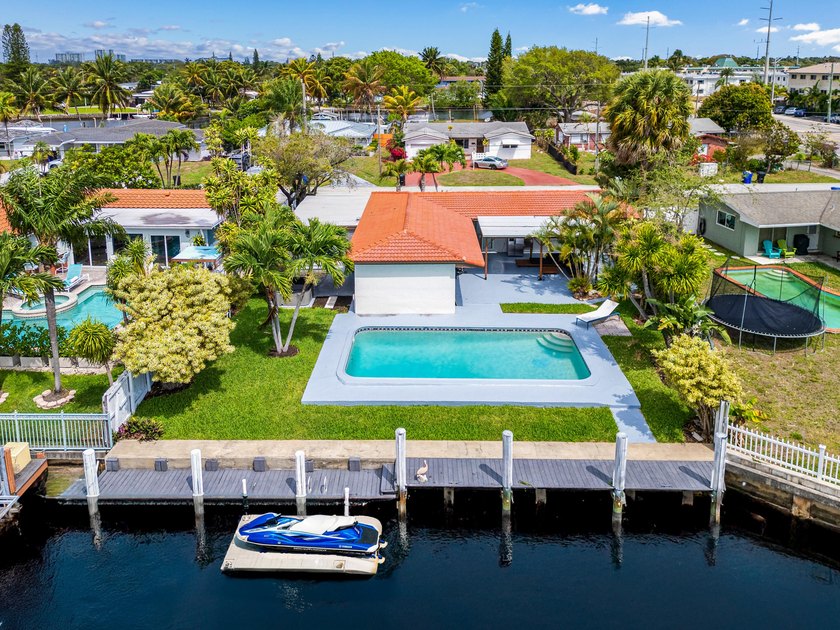 Fabulous Waterfront Pool Home sited on 60 +/- ft of waterfront - Beach Home for sale in Fort Lauderdale, Florida on Beachhouse.com