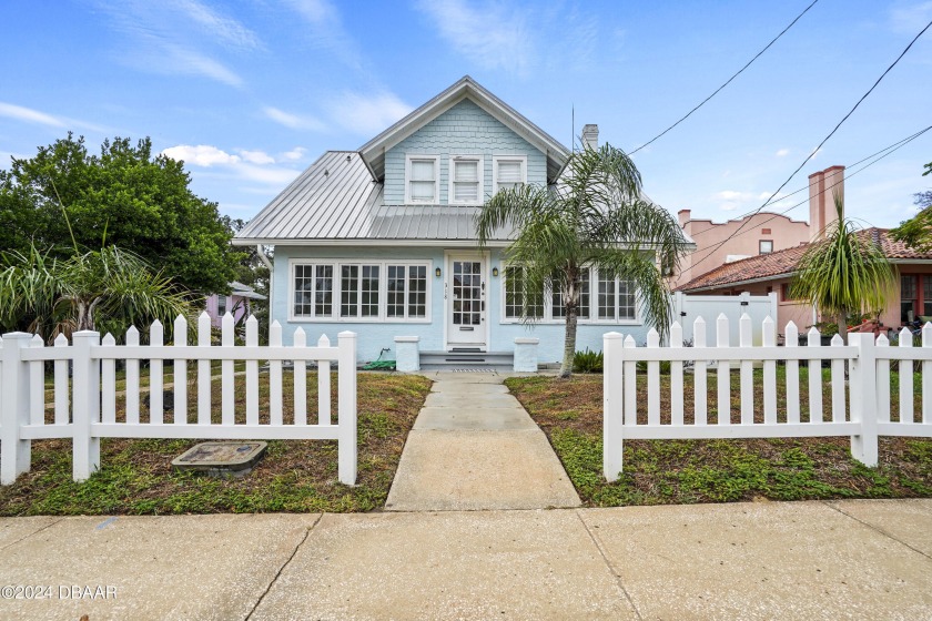 Want a home that is a stones throw from the beach? Look no - Beach Home for sale in Daytona Beach, Florida on Beachhouse.com