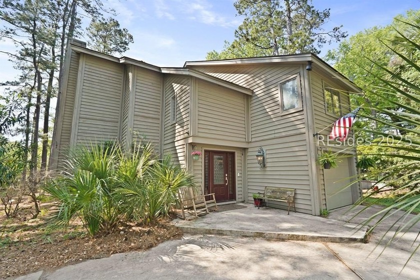 Great opportunity to make this Hilton Head Island home your own - Beach Home for sale in Hilton Head Island, South Carolina on Beachhouse.com