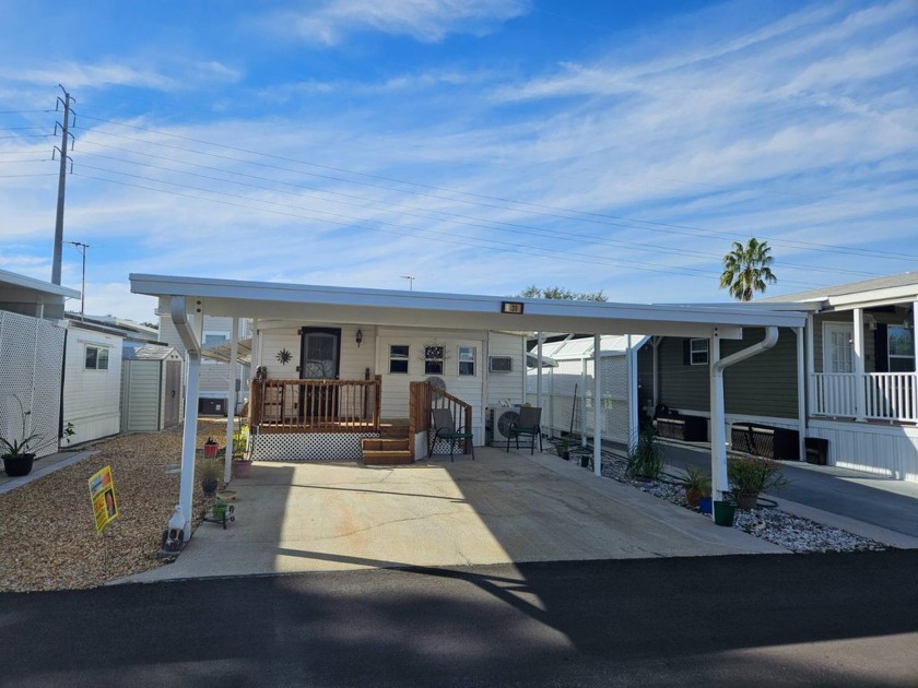 Wow! This is a tastfully remodeled home. New subfloors and - Beach Home for sale in New Port Richey, Florida on Beachhouse.com