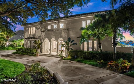 Rich Ormond history meets with timeless modern architectural - Beach Home for sale in Ormond Beach, Florida on Beachhouse.com