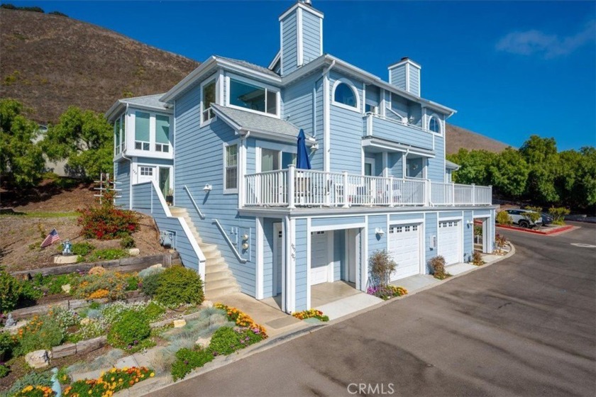 Welcome to your dream getaway! This exquisite 1-bedroom, 1 - Beach Condo for sale in Pismo Beach, California on Beachhouse.com