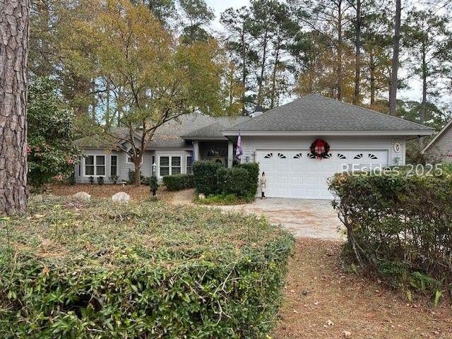 Great opportunity in Rose Hill. Golf course view on a very nice - Beach Home for sale in Bluffton, South Carolina on Beachhouse.com