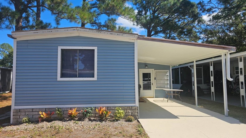 This beautiful 3 bedroom 2 bathroom home is move in ready and - Beach Home for sale in Largo, Florida on Beachhouse.com