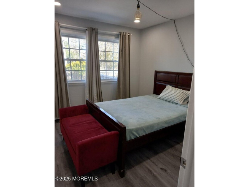 Charming Hatfield home.. 2BD/1BA. Charming and move-in ready! 36 - Beach Home for sale in Toms River, New Jersey on Beachhouse.com
