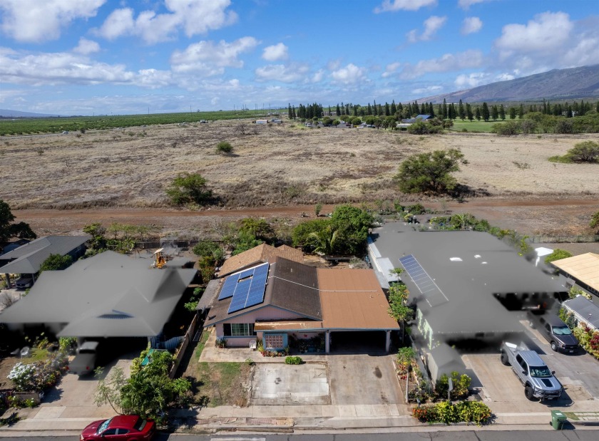 Come see this multi-generational living home nestled in the - Beach Home for sale in Kahului, Hawaii on Beachhouse.com