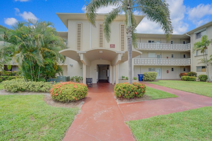 Amazing view from your balcony of the lake, great for sipping - Beach Condo for sale in Lake Worth, Florida on Beachhouse.com