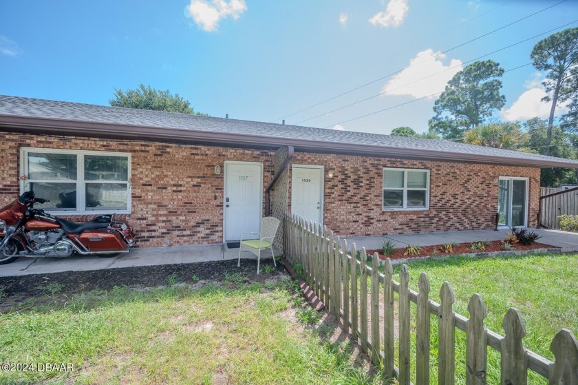 Don't miss out on the opportunity to own both sides of this - Beach Townhome/Townhouse for sale in Edgewater, Florida on Beachhouse.com