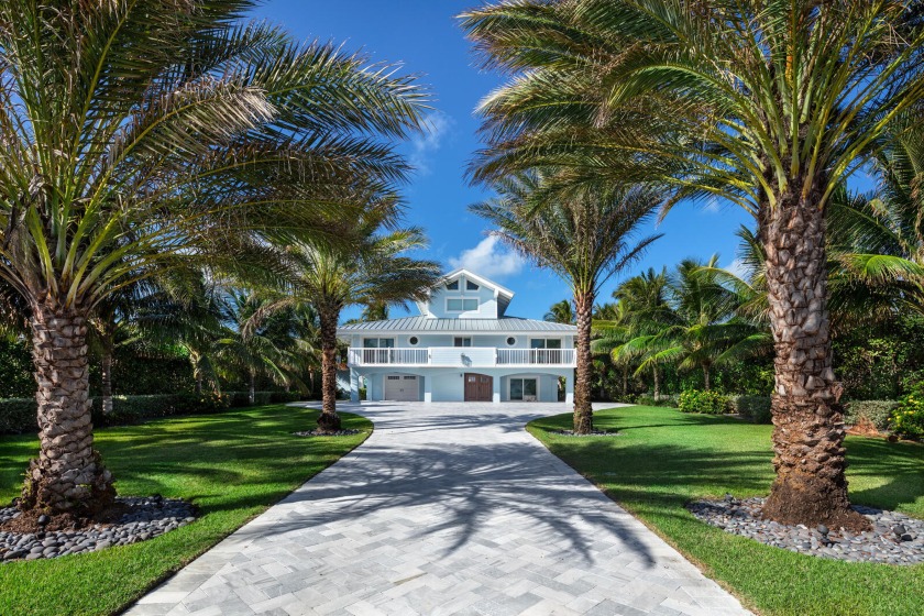 This trophy property features countless notes of specific - Beach Home for sale in Lower Matecumbe Key, Florida on Beachhouse.com