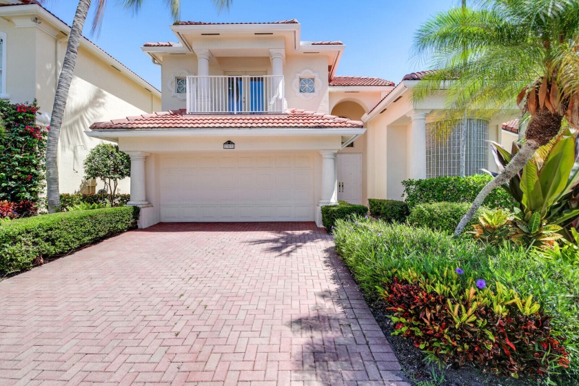 Welcome home to this gorgeous and beautifully maintained 4 - Beach Home for sale in North Palm Beach, Florida on Beachhouse.com