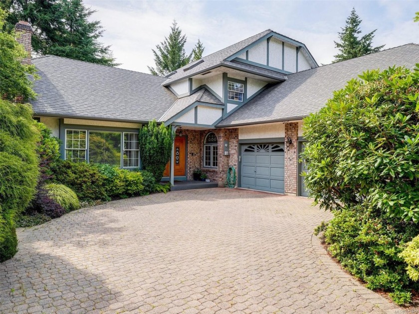 Classically Elegant Family Home in Prestigious 10 Mile Point - Beach Home for sale in Saanich,  on Beachhouse.com