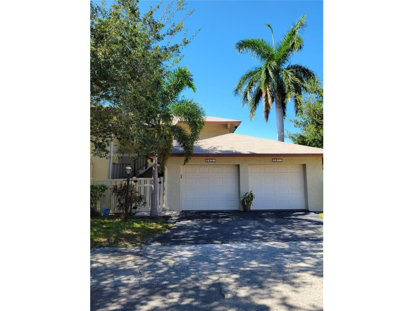 Great location!! in a highly desirable community Lighthouse - Beach Condo for sale in Pompano Beach, Florida on Beachhouse.com