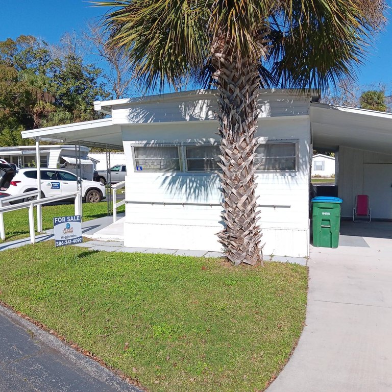 Move right in and enjoy this updated home in 55+ Community! Home - Beach Home for sale in Daytona Beach, Florida on Beachhouse.com