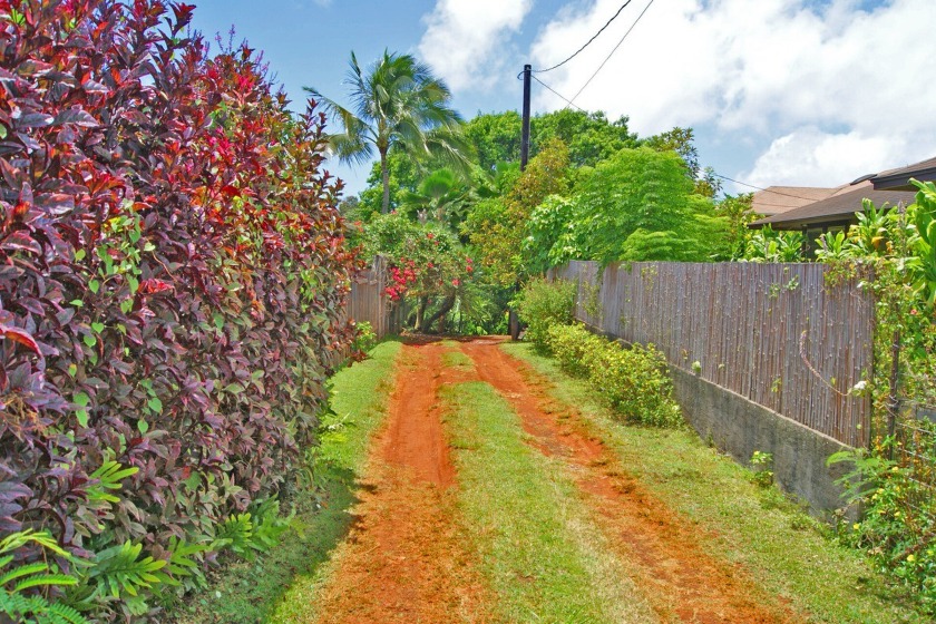 Convenient lot for you to build your Kauai home. Inexpensive way - Beach Lot for sale in Kapaa, Hawaii on Beachhouse.com