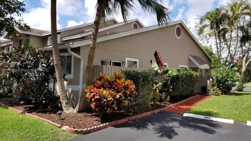 It's all about the view! Beautifully remodeled 2/2 Villa in the - Beach Home for sale in Deerfield Beach, Florida on Beachhouse.com
