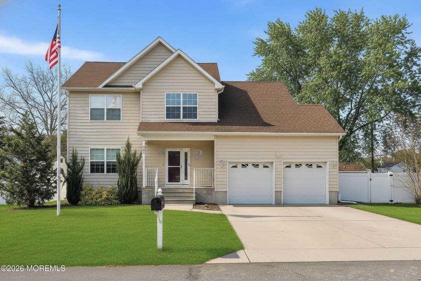 Welcome to this beautifully maintained 4-bedroom, 2.5-bath - Beach Home for sale in Toms River, New Jersey on Beachhouse.com