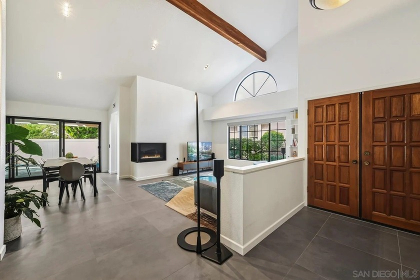 Welcome to this beautifully maintained single-level condo - Beach Condo for sale in San Diego, California on Beachhouse.com