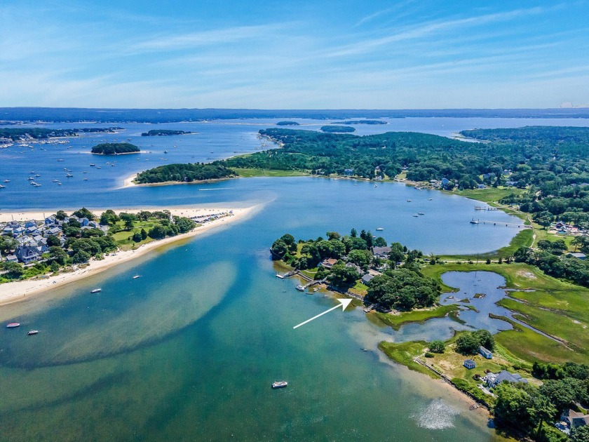 Escape to tranquility in this charming year-round cottage - Beach Home for sale in Wareham, Massachusetts on Beachhouse.com