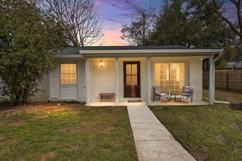 Well-located duplex opportunity on James Island, offering - Beach Home for sale in Charleston, South Carolina on Beachhouse.com