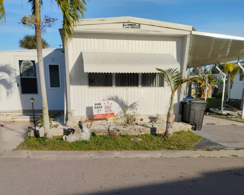 1971 single-wide mobile home with bonus room. Located in St - Beach Home for sale in Pinellas Park, Florida on Beachhouse.com