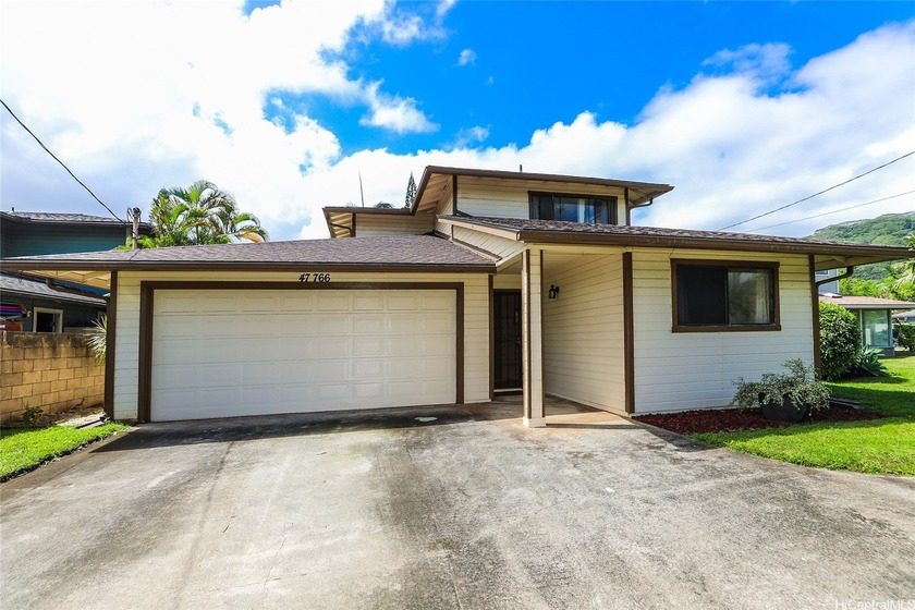 Well maintained 3 bedroom, 2-1/2 bath single family home with a - Beach Home for sale in Kaneohe, Hawaii on Beachhouse.com