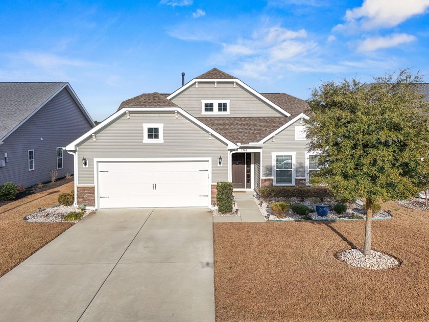 This well-maintained ranch-style home in Park Pointe welcomes - Beach Home for sale in Little River, South Carolina on Beachhouse.com