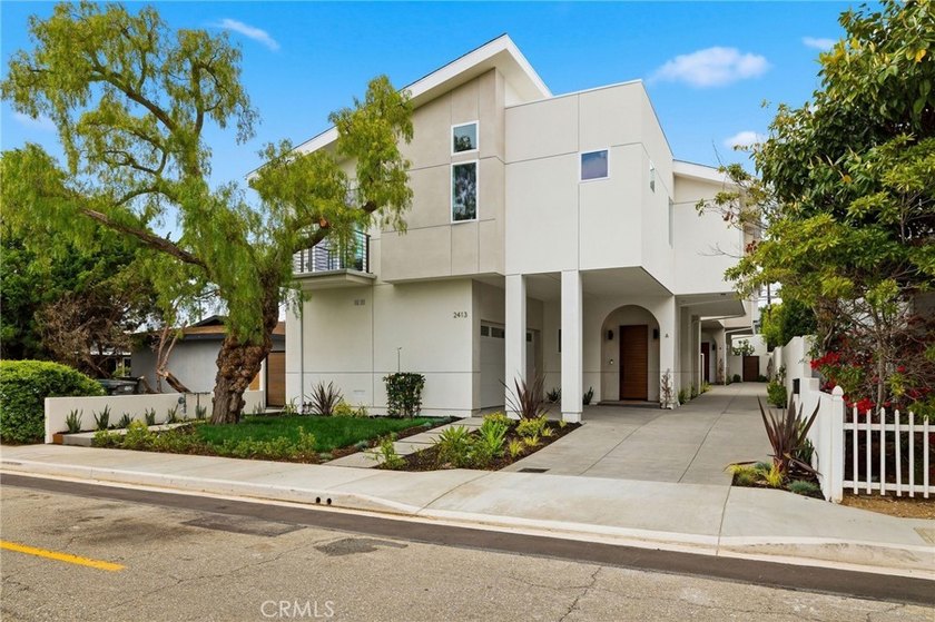 Introducing this exquisite new construction townhome that - Beach Townhome/Townhouse for sale in Redondo Beach, California on Beachhouse.com