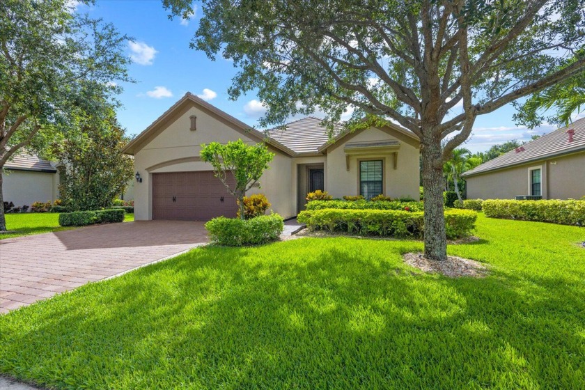 Beautiful Single Family Home located at one of the nicest - Beach Home for sale in Wellington, Florida on Beachhouse.com