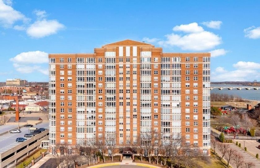 The best views The City of Detroit has to offer in an amenity - Beach Condo for sale in Detroit, Michigan on Beachhouse.com