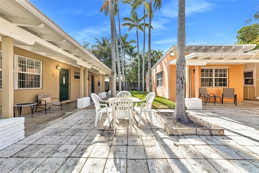 Key West style spacious 1/1 bungalow corner unit with high - Beach Condo for sale in Fort Lauderdale, Florida on Beachhouse.com