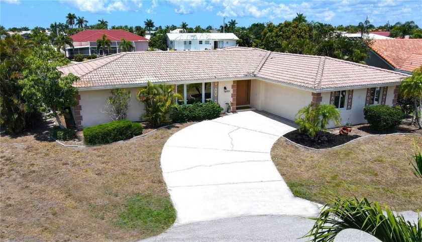 PUNTA GORDA ISLES WATERFRONT...This charming property offers - Beach Home for sale in Punta Gorda, Florida on Beachhouse.com