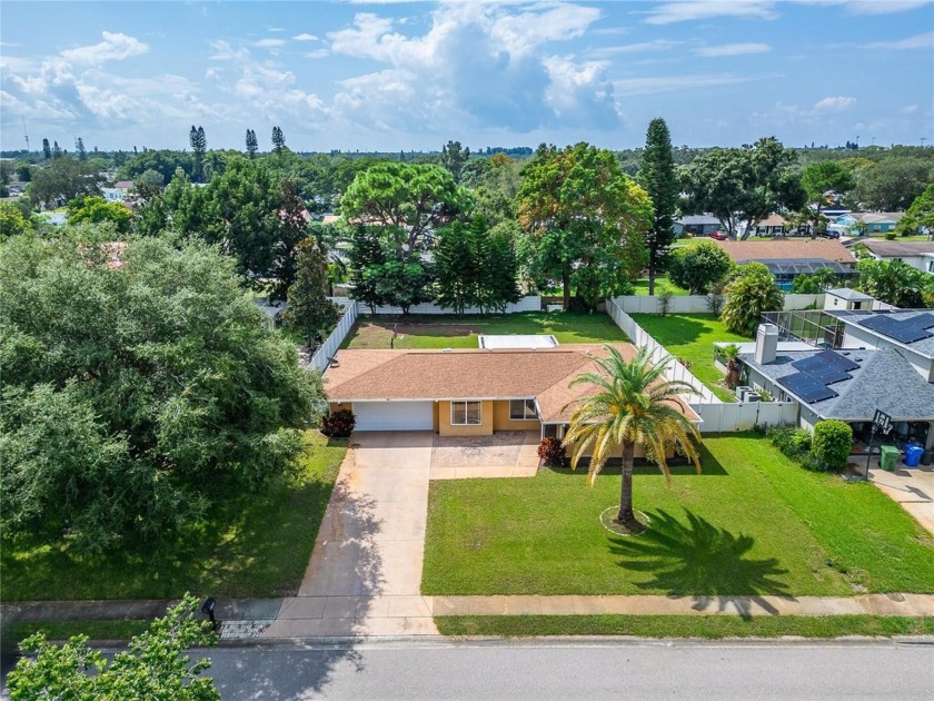 SO CLOSE TO THE BEACH, yet NO FLOOD INSURANCE NEEDED! NO HOA! NO - Beach Home for sale in Bradenton, Florida on Beachhouse.com