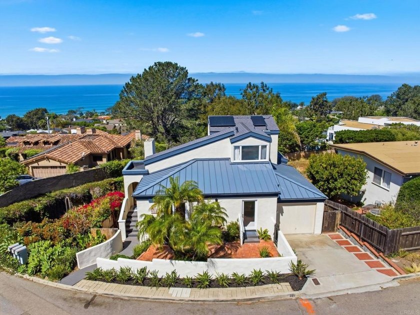 Where the turf meets the surf and offered for the first time - Beach Home for sale in Del Mar, California on Beachhouse.com