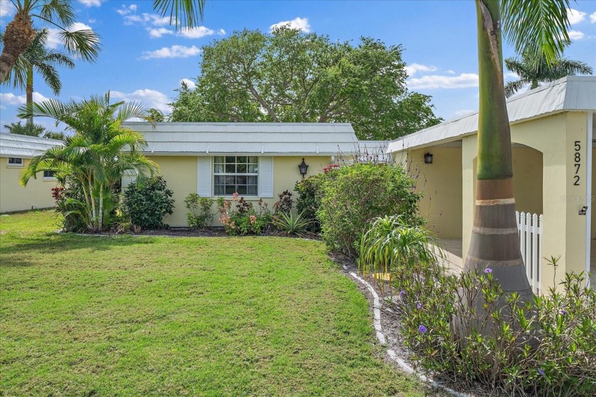 One or more photo(s) has been virtually staged. PRICE - Beach Home for sale in Sarasota, Florida on Beachhouse.com