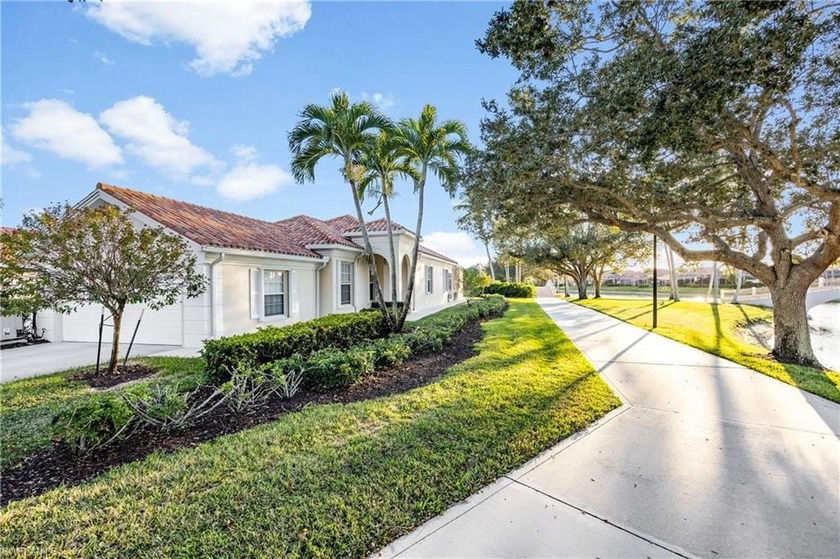 Incredible Rare Opportunity!This beautiful single detached - Beach Home for sale in Naples, Florida on Beachhouse.com