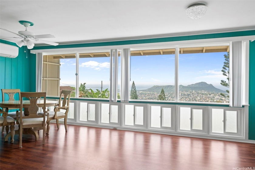 Perched in Maunalani Heights, this cozy home captures the - Beach Home for sale in Honolulu, Hawaii on Beachhouse.com