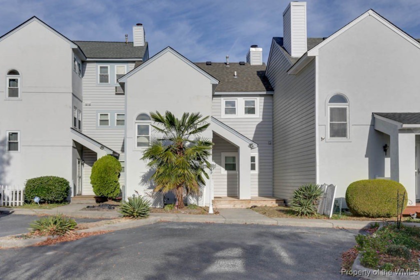 Outstanding 2 story lake front townhome in Hampton VA USA! - Beach Home for sale in Hampton, Virginia on Beachhouse.com