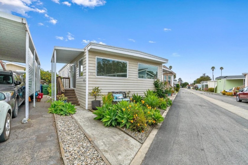 This well-maintained and tastefully updated 2 bed, 2 bath home - Beach Home for sale in Santa Cruz, California on Beachhouse.com