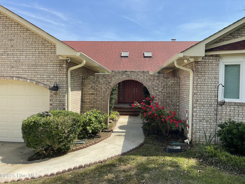 Waterfront Oasis for the True Boater at Heart PRICE - Beach Home for sale in Sneads Ferry, North Carolina on Beachhouse.com