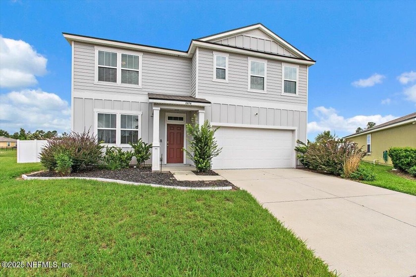 Huge home on culdesac with one year home warranty. Plenty room - Beach Home for sale in Green Cove Springs, Florida on Beachhouse.com