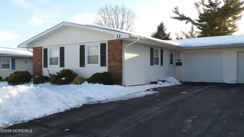Move in ready, attached unit within walking distance to the Club - Beach Home for sale in Brick, New Jersey on Beachhouse.com