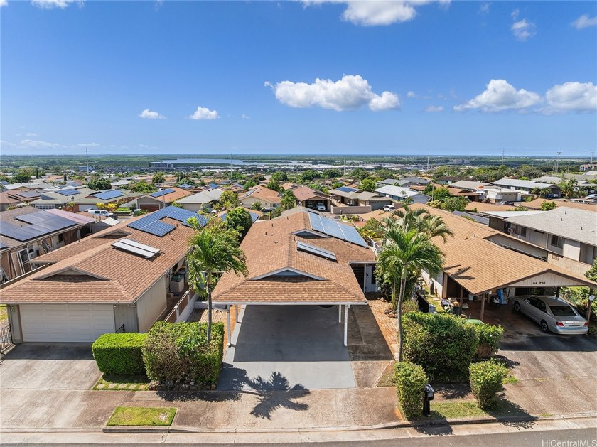 VA ASSUMPTION 4.75%! Welcome to Village Park, a welcoming - Beach Home for sale in Waipahu, Hawaii on Beachhouse.com