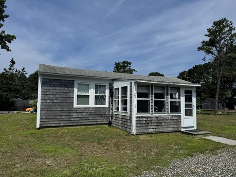 Look no further for your cottage by the beach! Less than a mile - Beach Home for sale in West Dennis, Massachusetts on Beachhouse.com