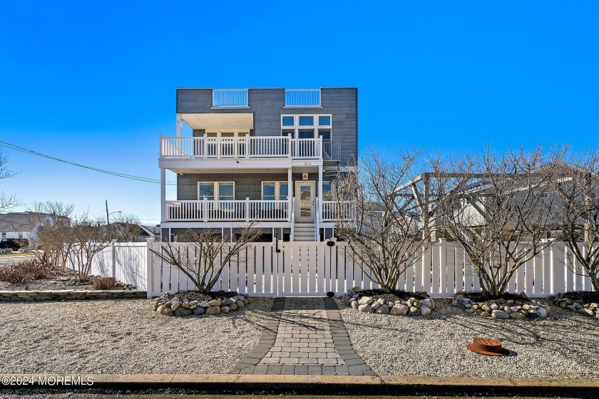Immaculate, non reversed living home raised and renovated in - Beach Home for sale in Surf City, New Jersey on Beachhouse.com