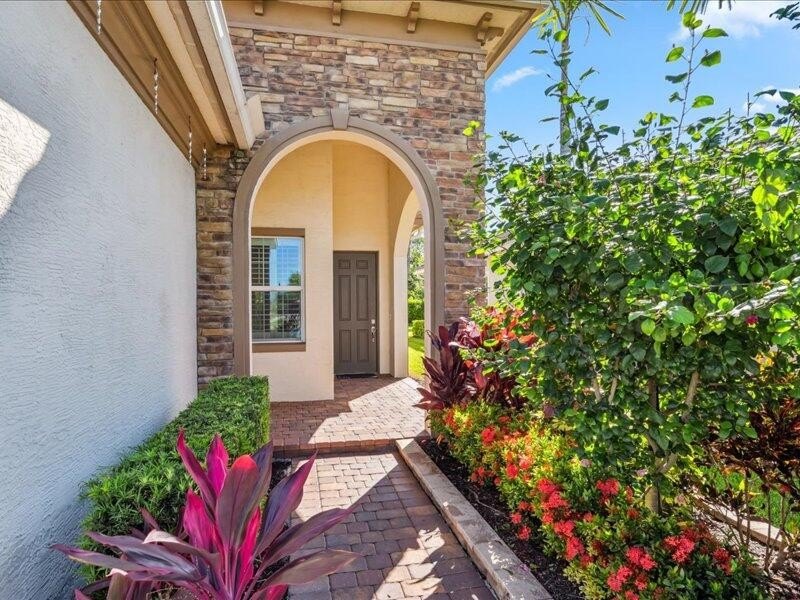 Beautifully maintained 2BR + den, 2BA home located in the gated - Beach Home for sale in Port Saint Lucie, Florida on Beachhouse.com