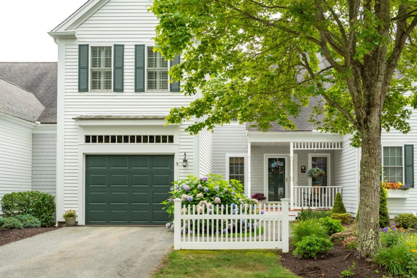 Beautifully maintained 2-bedroom Fernwood Model Townhouse - Beach Condo for sale in Bourne, Massachusetts on Beachhouse.com