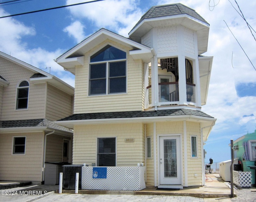 Looking for an oceanfront property that's perfect for family - Beach Home for sale in Lavallette, New Jersey on Beachhouse.com