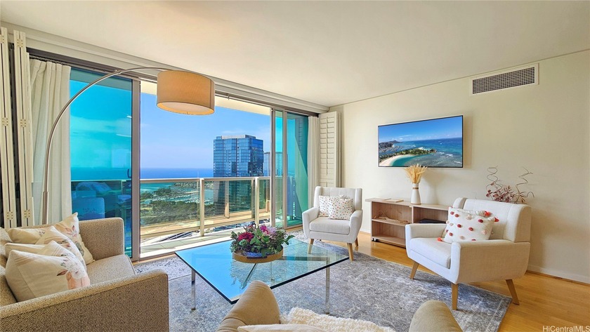 BEST 3-bedroom, 2-bath VALUE in Kakaako! With the average - Beach Condo for sale in Honolulu, Hawaii on Beachhouse.com