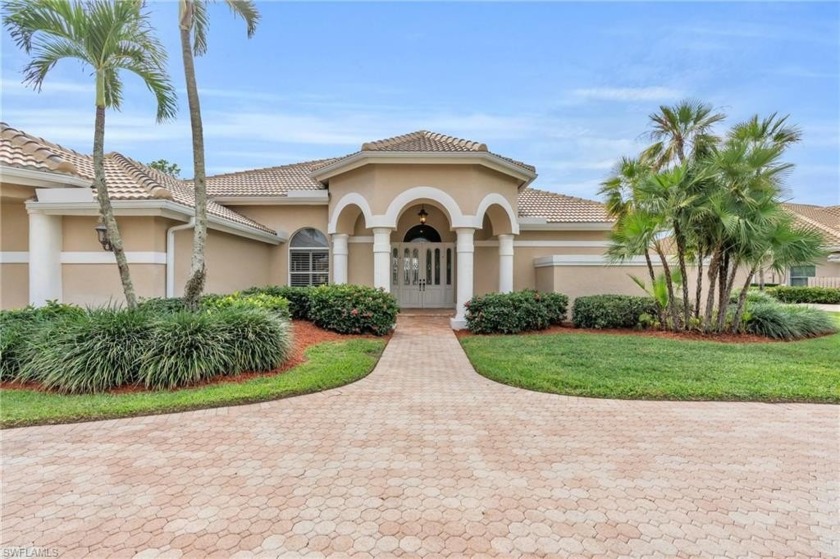 *Wildcat Run Golf and Country Club* combined with this lovely - Beach Home for sale in Estero, Florida on Beachhouse.com